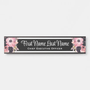 Puerta Letrero de nombre de flores rosadas y negras para 