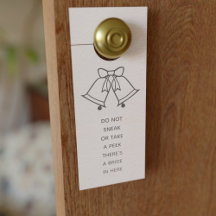 Colgador de puerta rosa sonrojado para novia de bo