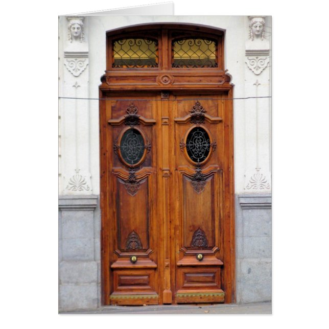 Puertas de madera en Madrid, España (Frente)
