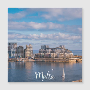 Puerto de Sliema y rascacielos en el imán de Malta