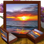 Puerto Sunset 1739 Caja de Keepsake con joyas<br><div class="desc">Pintura de la colección "Puerto Sunset 1739" Conservar sus objetos de valor en esta hermosa caja de conservas. Este joyero es fabricado con madera lacada de roble dorado, ébano negro, verde esmeralda o caoba roja. Incluye un forro suave para proteger tus joyas y demás enseres. Personalice en la página del...</div>