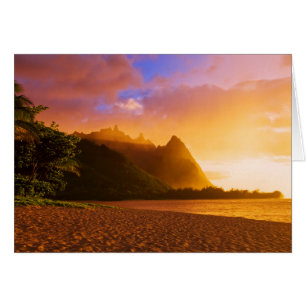 Puesta de sol en la playa dorada, Hawái