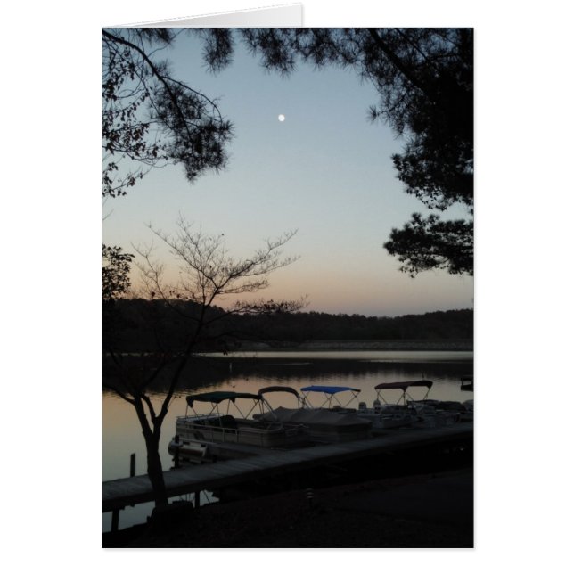 Puesta de sol, luna emergente sobre el lago Arrowh (Frente)