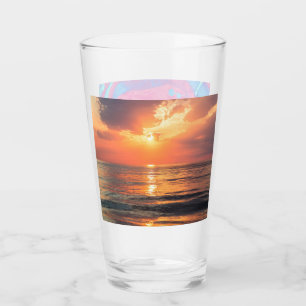 puesta de sol sobre el agua