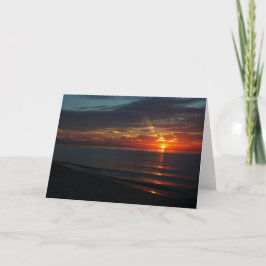 Puesta del sol perfecta sobre tarjeta de