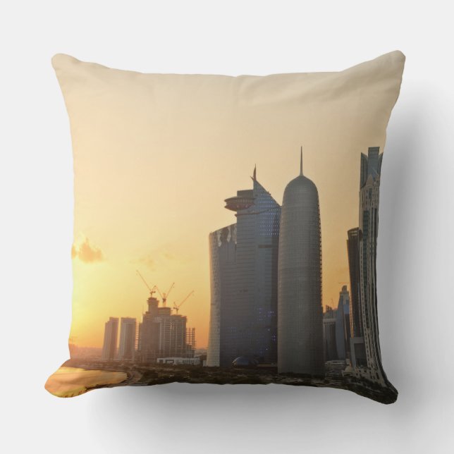 Puesta del sol sobre almohada de tiro de Doha, (Anverso)
