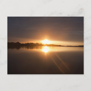 Puesta del sol sobre el río Zambezi - postal