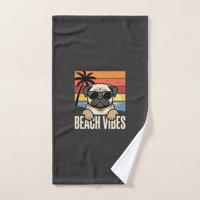 Pug Perro Vibraciones de Playa Atardecer (Toalla de mano)