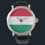 Pulsera Patriótico, reloj especial con bandera de Hungría<br><div class="desc">Descubra la elegancia atemporal con nuestro exquisito reloj de bolsillo con la bandera de Hungría! Este reloj de bolsillo es más que solamente un accesorio de tiempo; es una celebración de la rica herencia cultural y orgullo nacional de Hungría. El impactante diseño exhibe de manera prominente la bandera húngara, lo...</div>