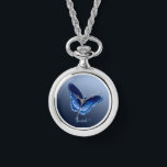 Pulsera Reloj personalizado de cuello de mariposa azul<br><div class="desc">Añade cualquier nombre,  fecha,  guión verso o cita que te haga feliz con este elegante reloj de collar de mariposa azul.</div>