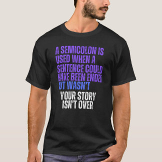 Punto y coma de las camisetas básicas de los hombr