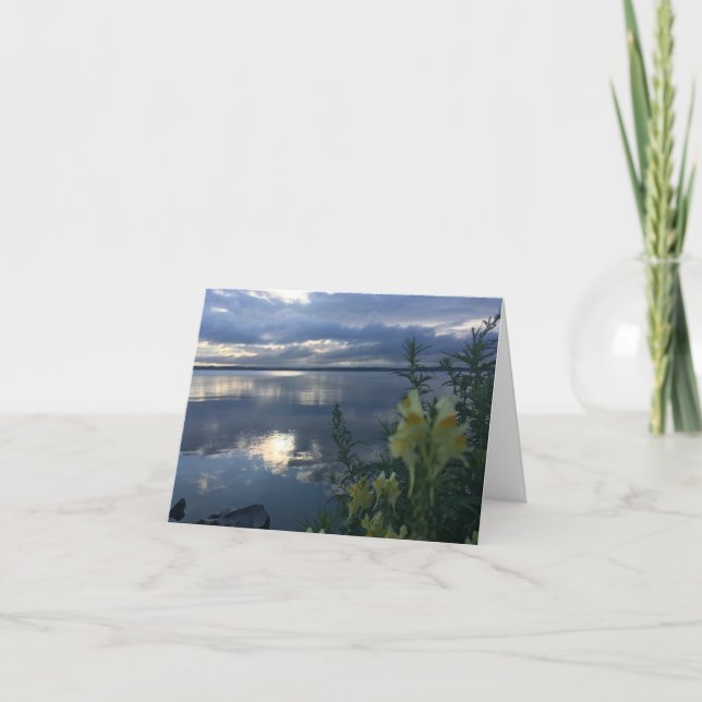 Puntos brillantes en una tarjeta de día nublada (Anverso)