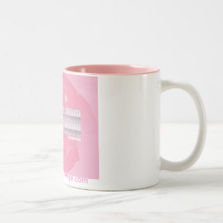 ¡Puntos culminantes rosados de la taza w/Pink!