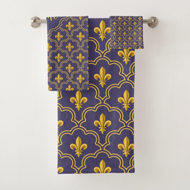 Purple and gold fleur-de-lys quatrefoil pattern (In situ)