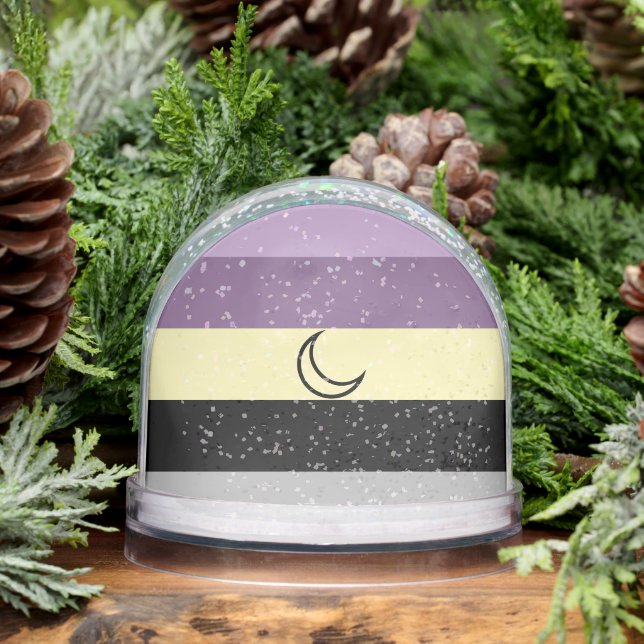 Purple Lunarian flag with moon snow globe (Invierno)