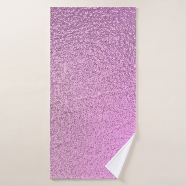 Purple ultra violet foil paper texture background. (Toalla de baño)