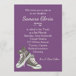 Púrpura zapatillas Bat Mitzvah Invitación con Sara
