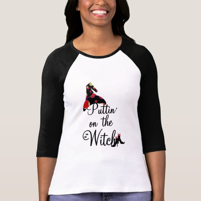 Puttin en las camisetas y los regalos de la bruja (Anverso)