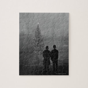 Puzzle 1948: Dos policías miran el árbol de Navidad