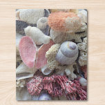 Puzzle Aguas marinas<br><div class="desc">Este rompecabezas de bonito está decorado con una colección de conchas rosadas,  blancas y malvas y corales repartidos en las playas de las islas Seychelles. Puedes personalizar este rompecabezas reemplazando la foto con una de tu propia colección de proyectiles o cualquier foto que prefieras.</div>