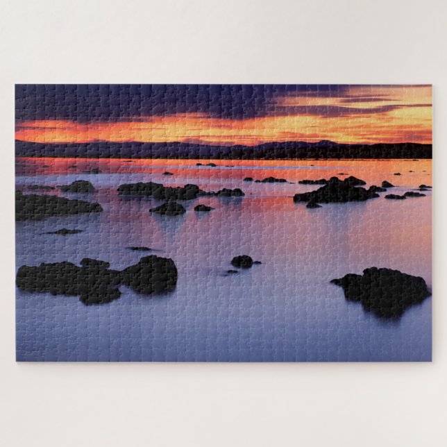 Puzzle Amanecer en el punto negro del lago Mono (Horizontal)