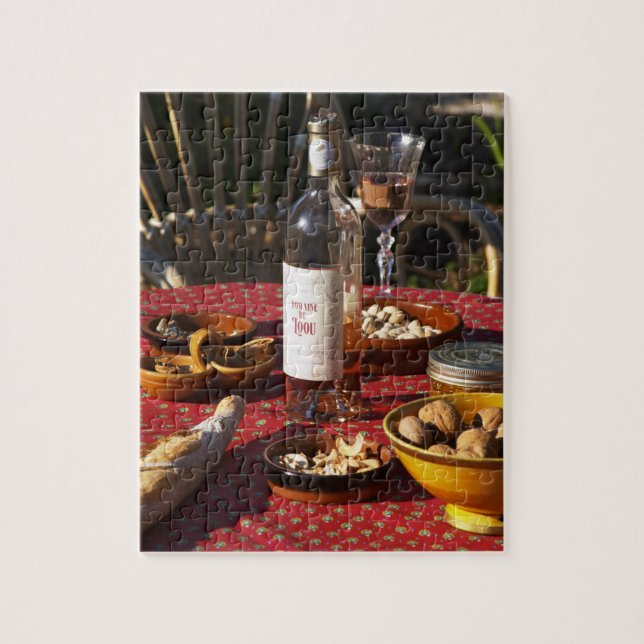 Puzzle Aperitivo y aperitivos preparados: pan, aceitunas, (Vertical)