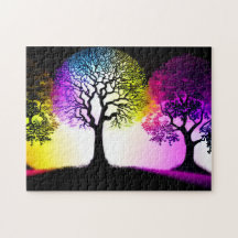 Árboles de silueta y fondo de pastel divertido