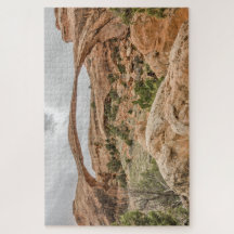 Arco paisajístico contra un cielo nublado - 1014 p