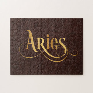 Puzzle Aries Swirly Script Gold sobre el cuero