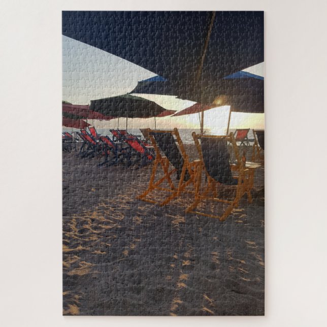 Puzzle Asientos de playa sombreados al atardecer (Vertical)