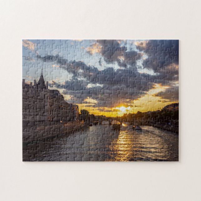 Puzzle Atardecer sobre Conciergerie - París, Francia (Horizontal)