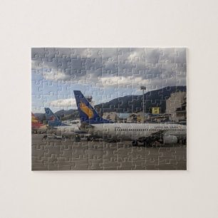 Puzzle Aviones de línea chinos domésticos alineados en