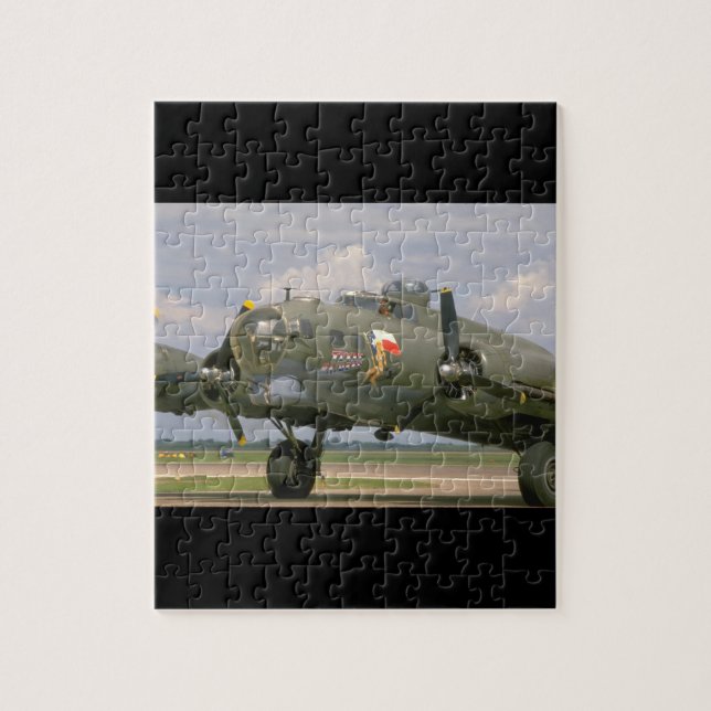 Puzzle B17 primer, aviones delanteros de Left_WWII (Vertical)