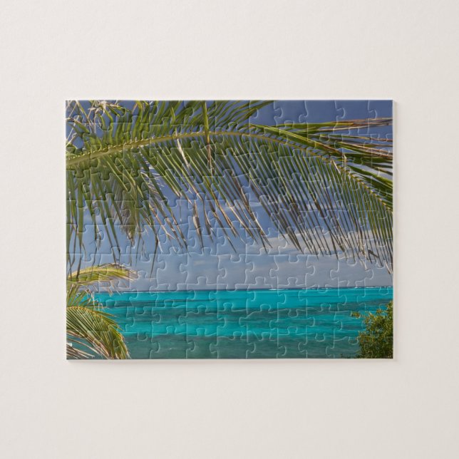 Puzzle BAHAMAS, Abacos, Loyalist Cays, Man O'War Cay: (Horizontal)