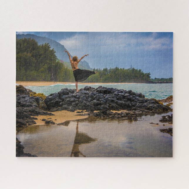 Puzzle Bailarina Hula en la playa Lumaha'i, Kauai, Hawaii (Horizontal)