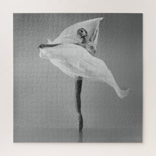 Puzzle Ballerina White: Un Ilustracion de baile elegante.