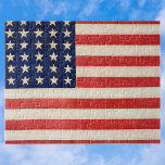 Puzzle Bandera patriótica norteamericana vintage, 4 de ju<br><div class="desc">Ilustracion vintage orgulloso patriótico diseño de vacaciones del 4 de julio con bandera estadounidense, estrellas y rayas. Muestra tu patriotismo y orgullo por los Estados Unidos de América con un símbolo de libertad y nuestra gran nación. Perfecto para celebrar a nuestros héroes en el Día de los Veteranos, Día de...</div>