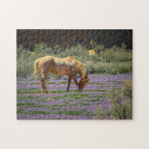 Puzzle baños de sol en un campo de flores