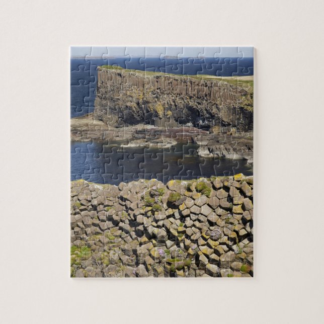 Puzzle basalto poligonal, Staffa, frente a la isla de Mul (Vertical)