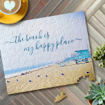 Puzzle Beach is Happy Place Script Lifeguard Booth Photo<br><div class="desc">"La playa es mi lugar feliz". Relájese y recuerde el fresco olor a sal del aire del océano siempre que utilice este impresionante rompecabezas de fotos azul claro de colores pastel. Explora y explora la soledad de una playa de California vacía, con cabinas de salvavidas turquesa y gaviotas. ¡Hace un...</div>
