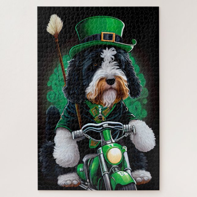 Puzzle Bernedoodle Dog conduciendo en bicicleta el Día de (Vertical)