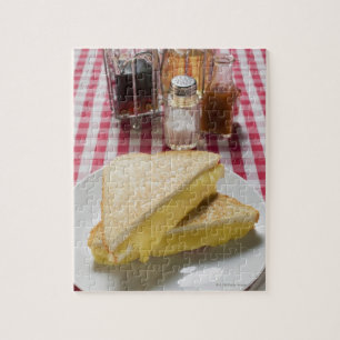 Puzzle Bocadillos tostados del queso en la placa,
