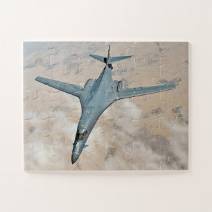 Puzzle Bombardero B-1B en vuelo con alas completamente ha