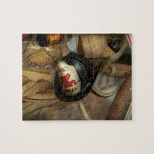 Puzzle Bombero - En algún lugar, ahorcar gorra