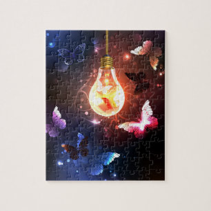 Puzzle Bombilla brillante con mariposas nocturnas