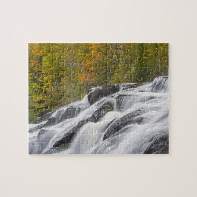 Puzzle Bond Falls en el Middle Fork del Ontonagon (Horizontal)