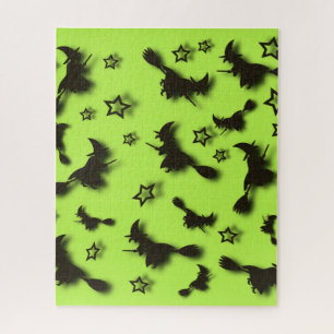 Puzzle Bruja voladora entre las estrellas en la noche de