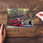 Puzzle Bus rojo de dos pisos | West End London Kensington<br><div class="desc">Foto de viaje - un autobús rojo de dos pisos en la zona del West End - viejo símbolo de autobús rojo de Londres,  Reino Unido,  Europa</div>