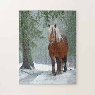 Puzzle Caballo de Palomino en nieve invernal en el bosque