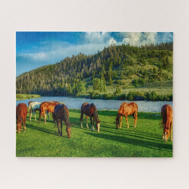Puzzle Caballos Ardiendo Cerca De Un Río Y Una Montaña (Horizontal)